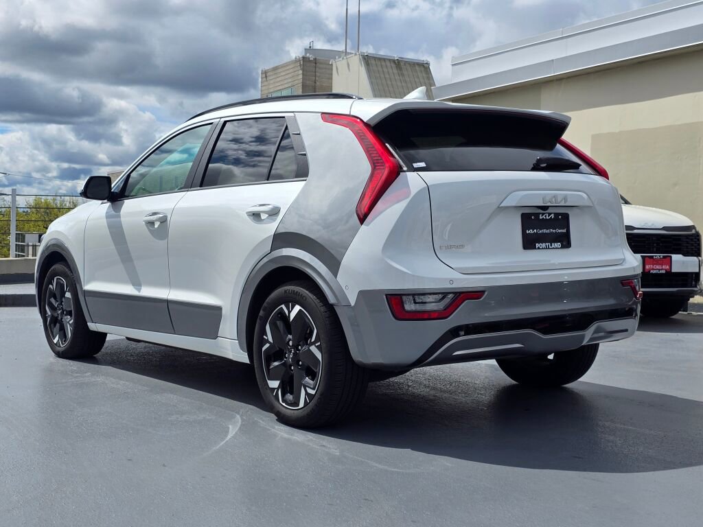 Used 2024 Kia Niro Wave w/ Wave Preserve Package image 6