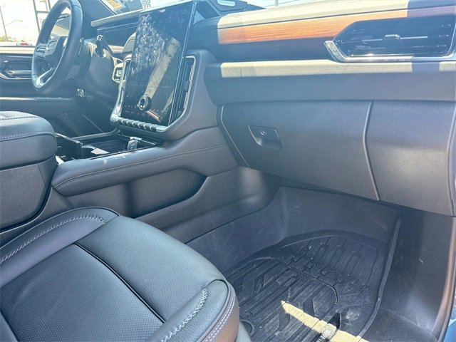 Certified 2025 GMC Yukon XL Denali w/ Sun & Power Step Package image 16