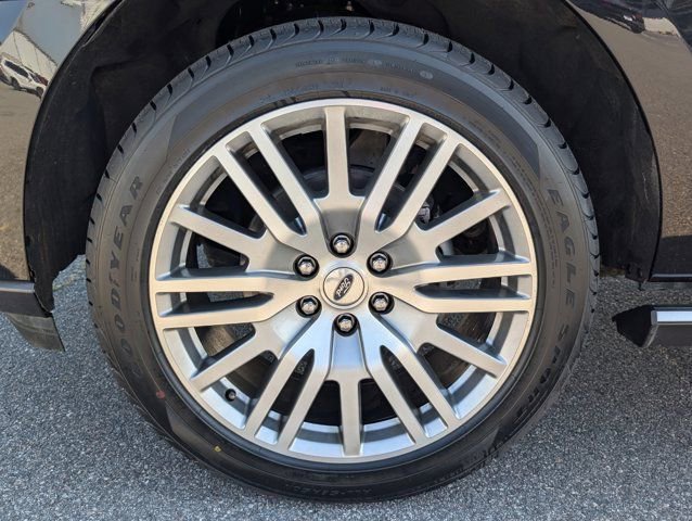 Used 2024 Ford Expedition Limited RWD image 13