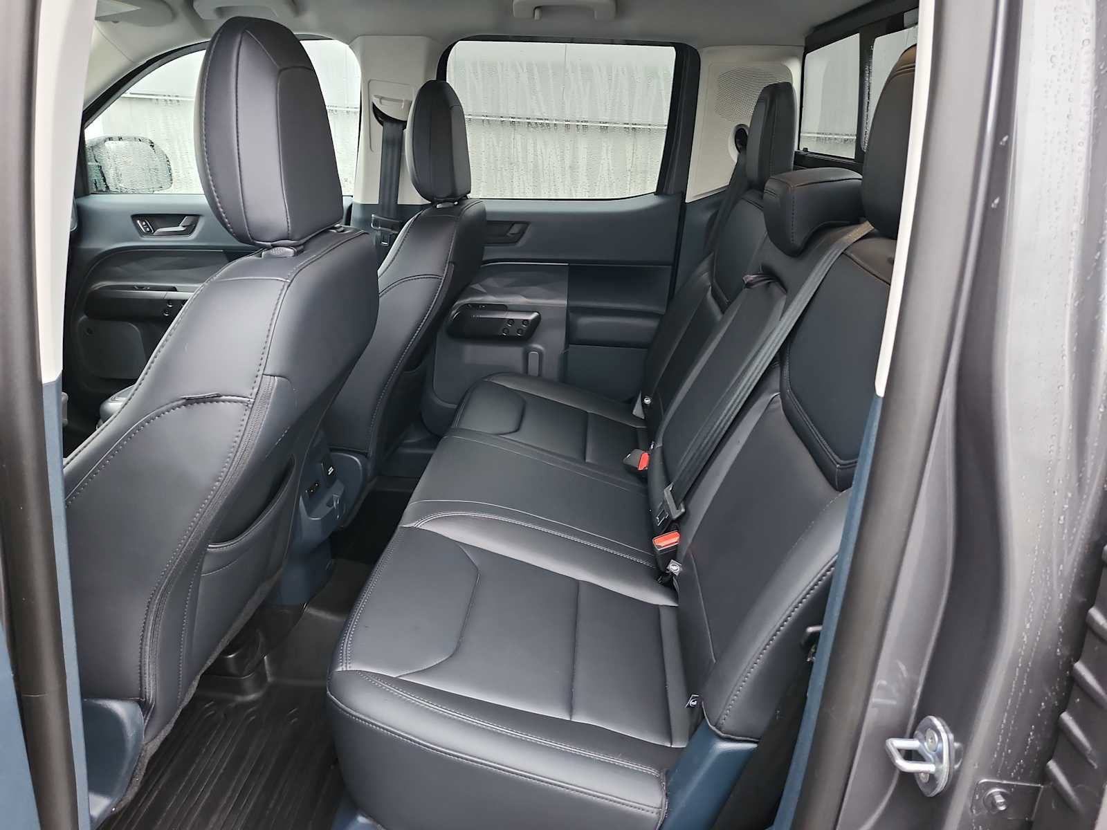 Used 2025 Ford Maverick Lariat w/ Black Appearance Package image 15