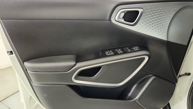 Used 2021 Kia Soul LX FWD image 9