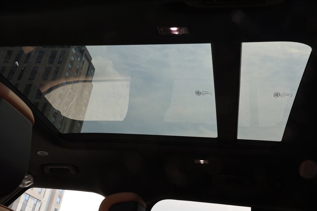 New 2026 Land Rover Defender 130 X-Dynamic SE AWD/4WD image 36
