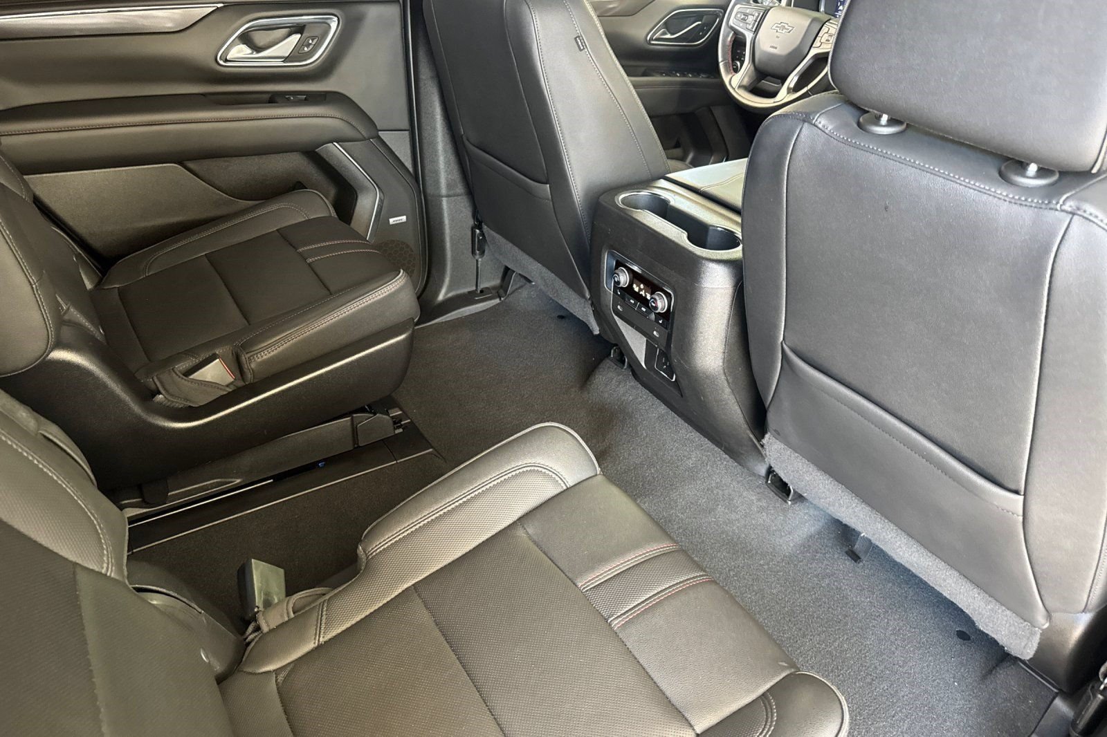 Used 2022 Chevrolet Tahoe RST w/ Luxury Package AWD/4WD image 33