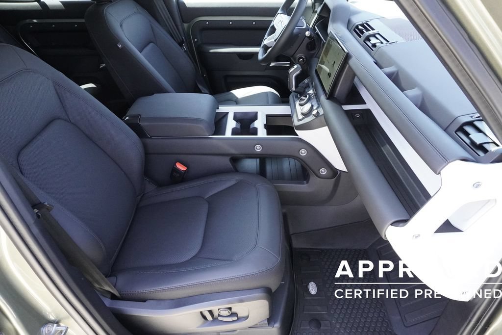 Used 2025 Land Rover Defender 110 S AWD/4WD image 23