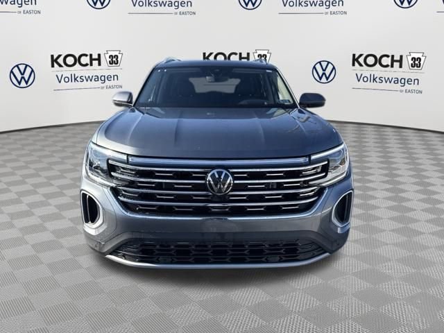 Used 2025 Volkswagen Atlas SEL image 2