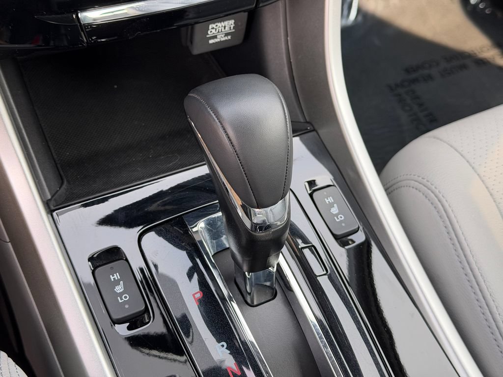 Used 2017 Honda Accord Touring image 32