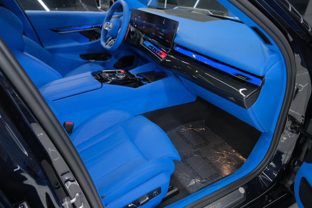 Used 2025 BMW M5 image 49