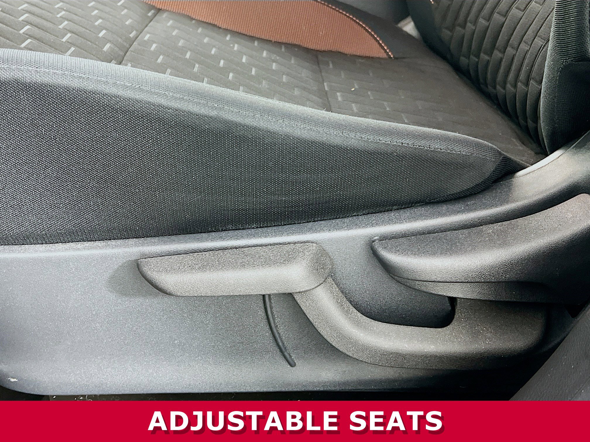 Used 2023 Nissan Kicks SR image 4