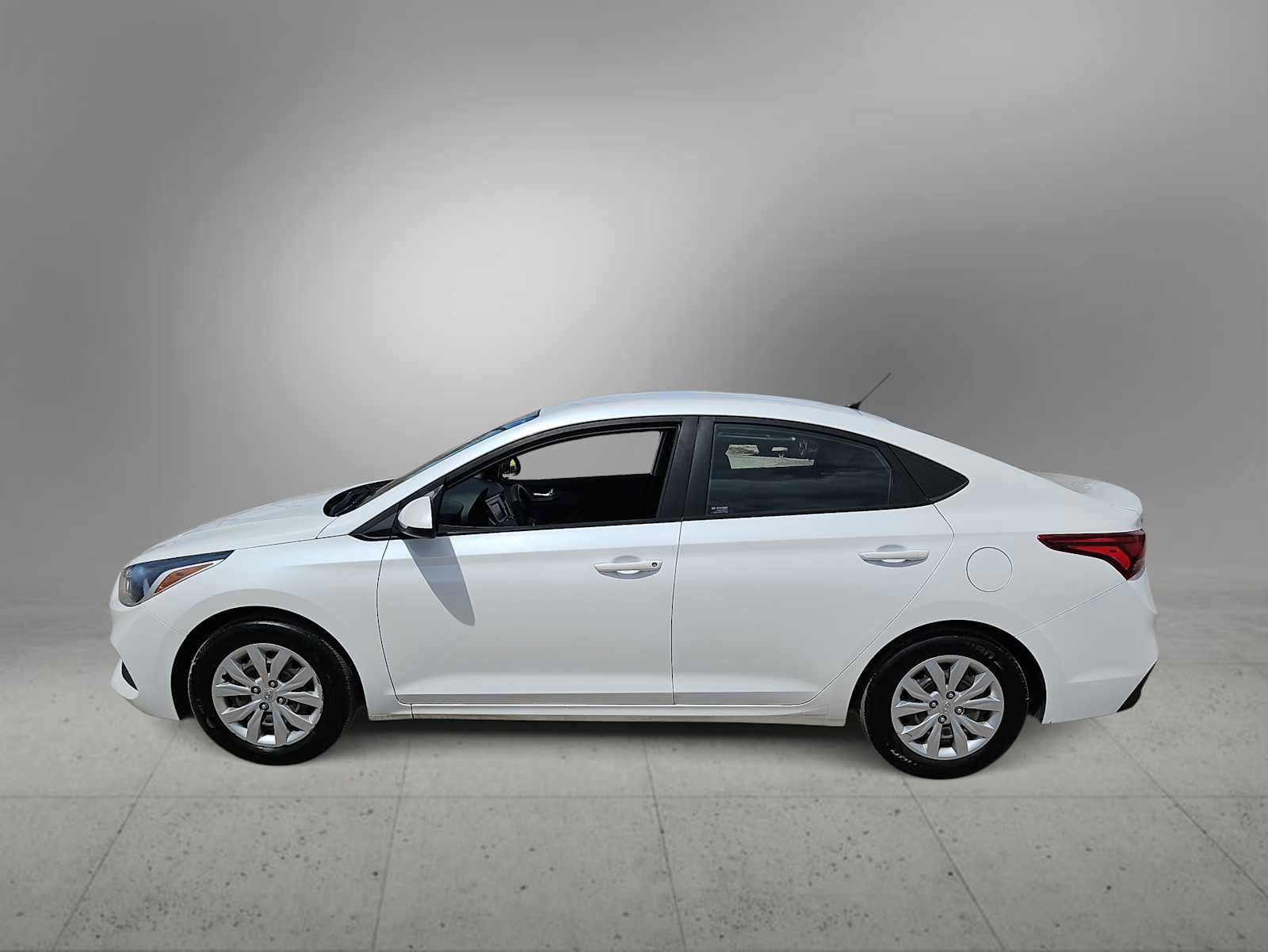 Used 2020 Hyundai Accent SE FWD image 5