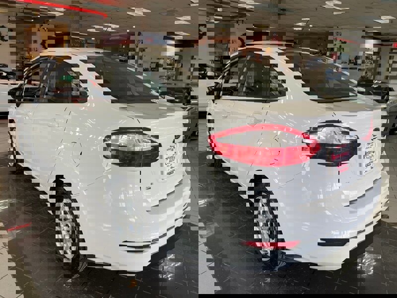 Used 2018 Ford Fiesta SE image 8