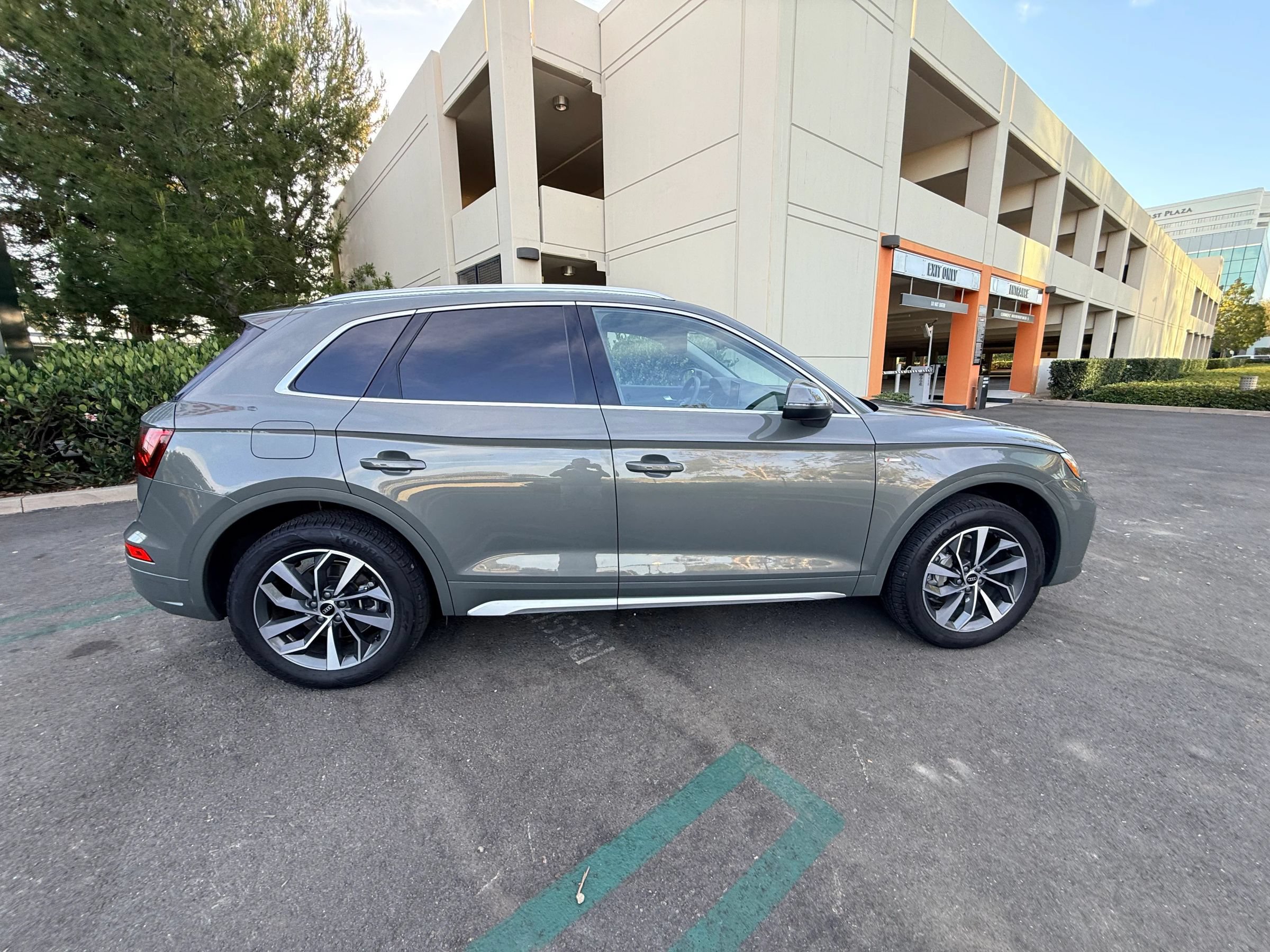 Used 2024 Audi Q5 2.0T Premium Plus w/ S Line AWD/4WD image 6