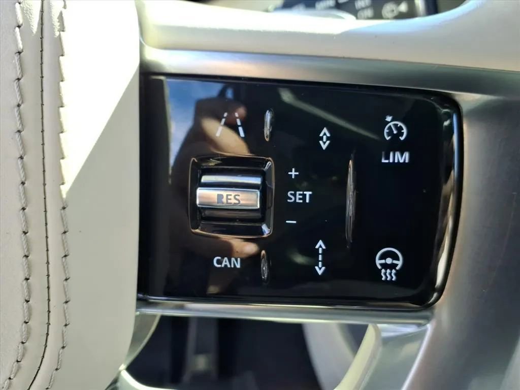 Used 2023 Land Rover Range Rover SE image 29