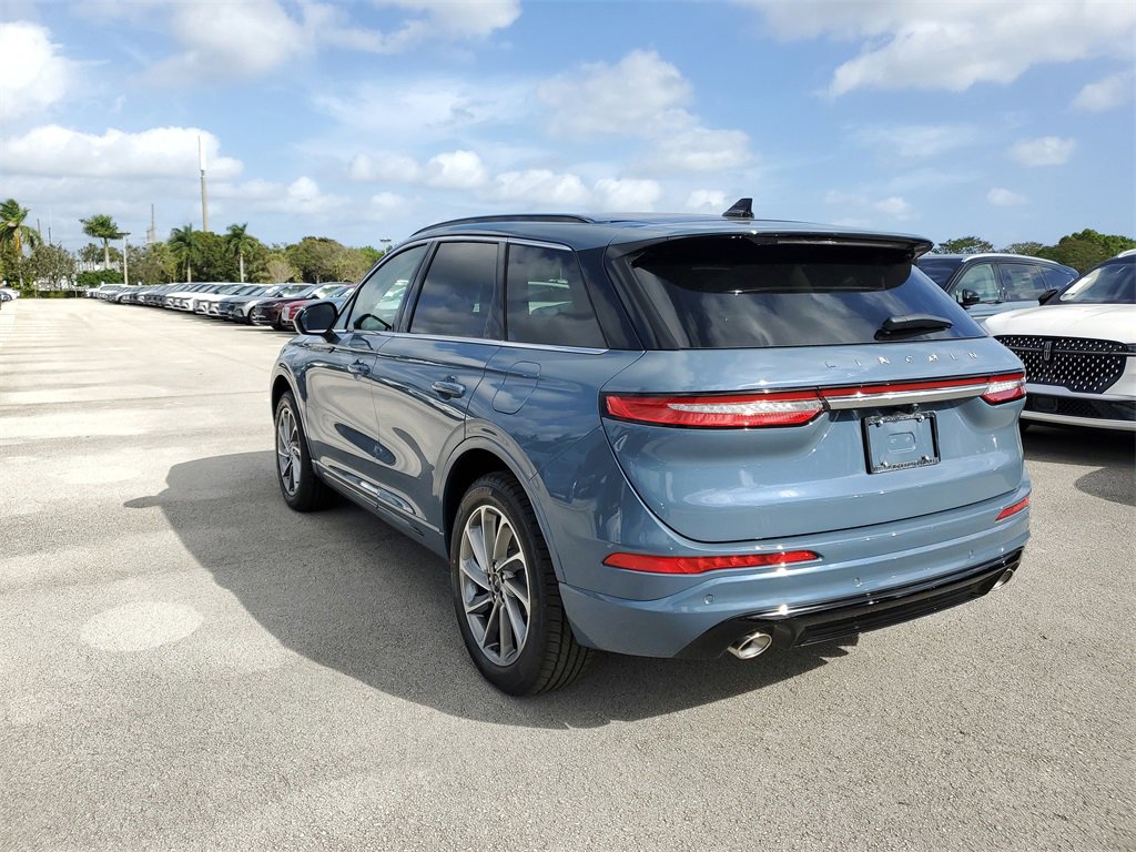 New 2026 Lincoln Corsair Grand Touring image 3