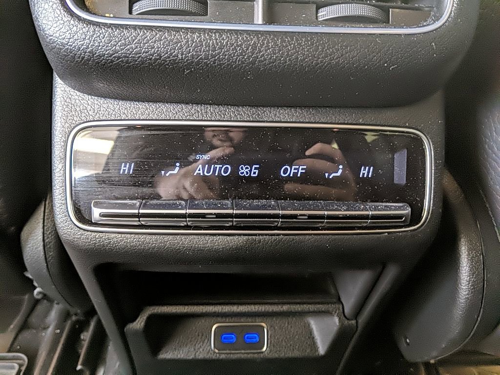 Used 2025 Mercedes-Benz GLS 450 4MATIC image 16