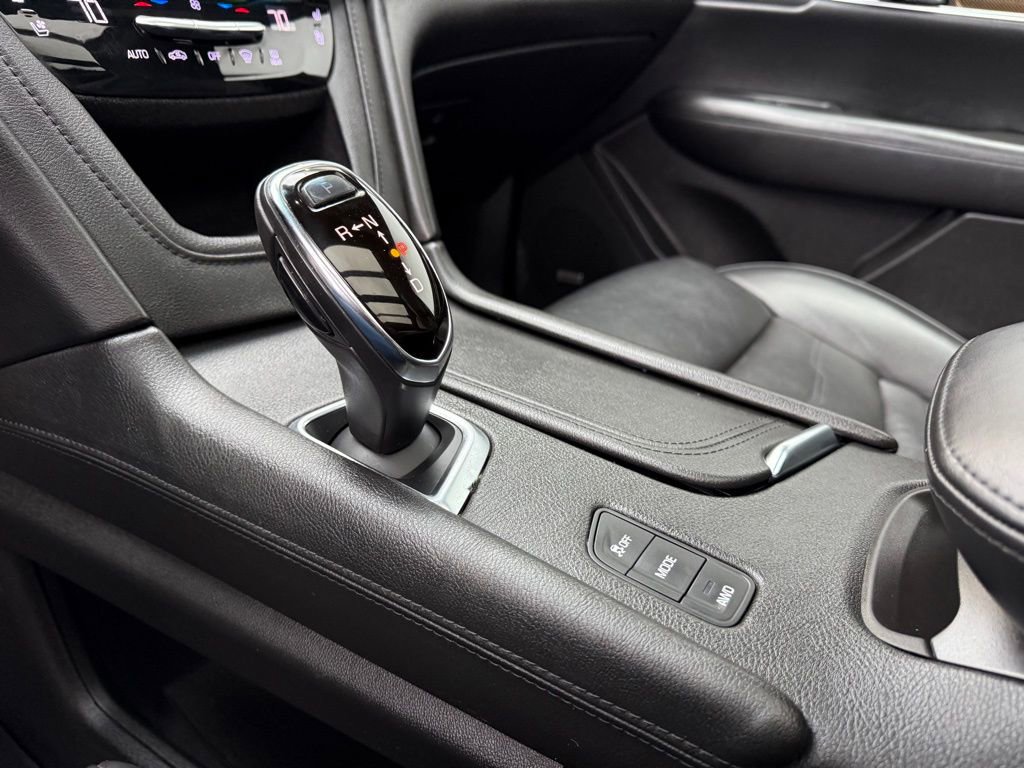 Used 2017 Cadillac XT5 Platinum w/ Driver Assist Package image 32