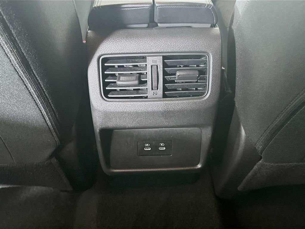 Used 2024 Nissan Rogue SV image 21