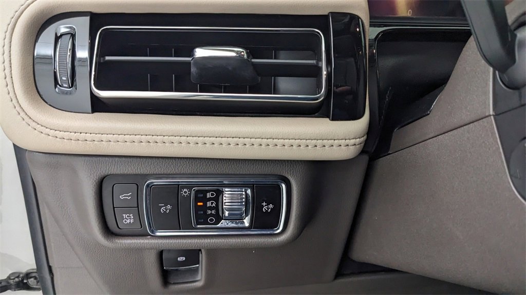 Used 2023 Lincoln Nautilus AWD w/ Premium Package image 21