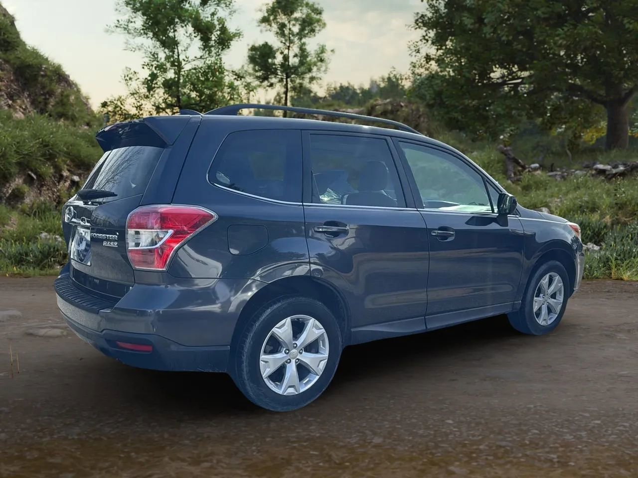 Used 2016 Subaru Forester 2.5i Limited image 5