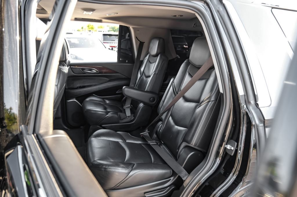 Used 2018 Cadillac Escalade Luxury RWD image 37