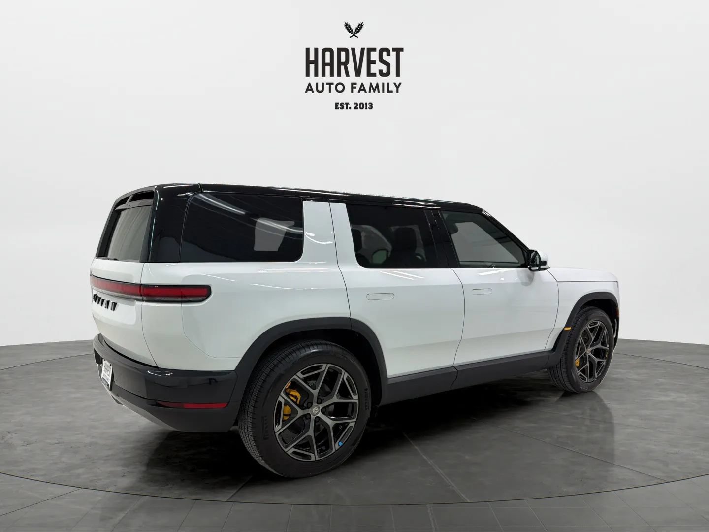 Used 2027 Rivian R2 Performance AWD/4WD image 7