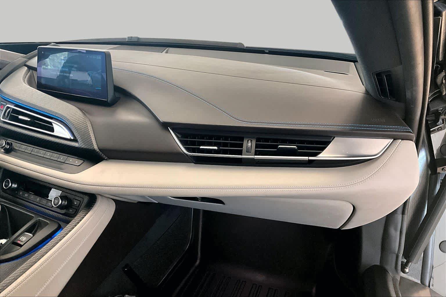 Used 2019 BMW i8 Coupe AWD/4WD image 17