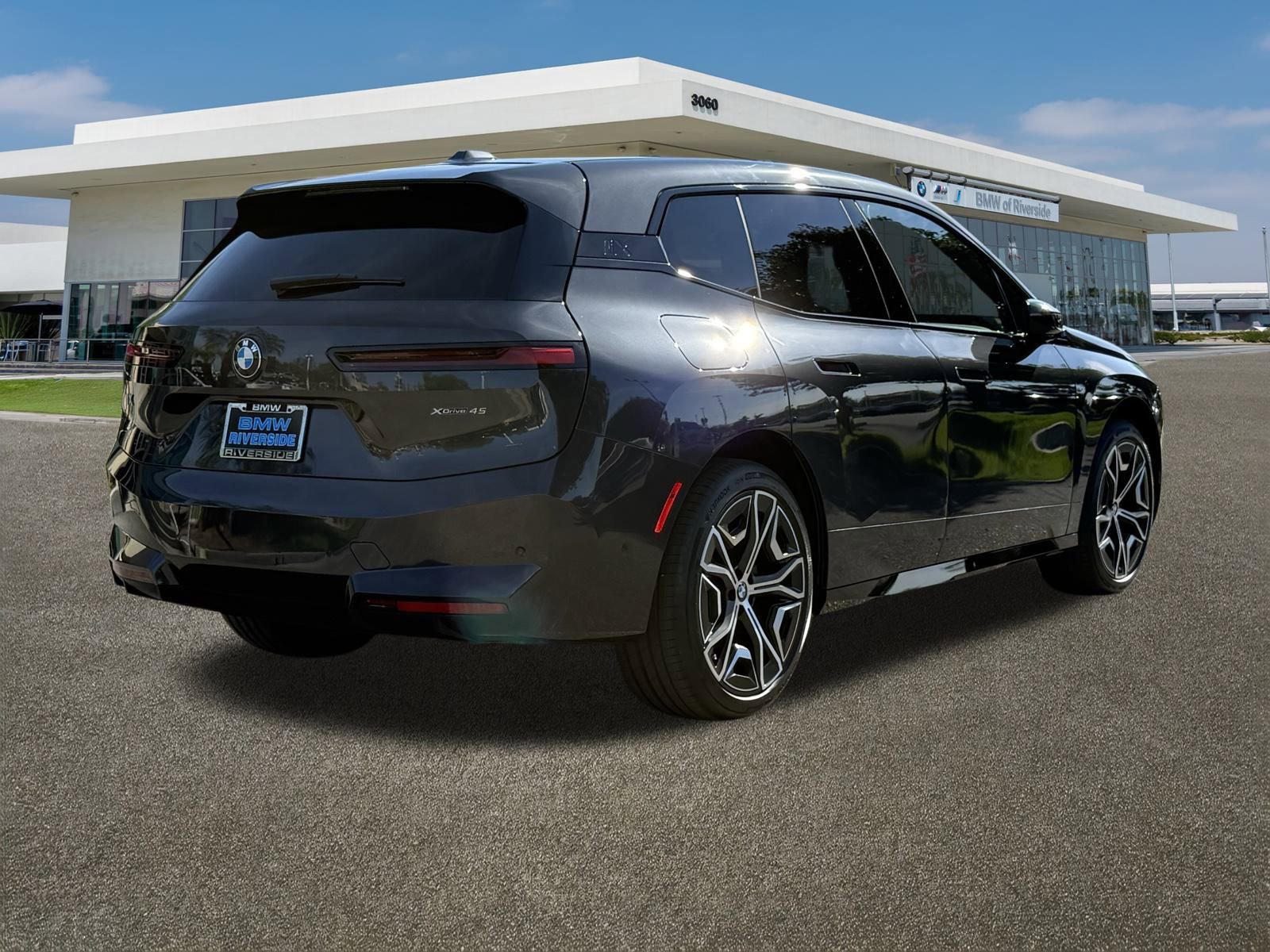 New 2026 BMW iX xDrive45 image 10