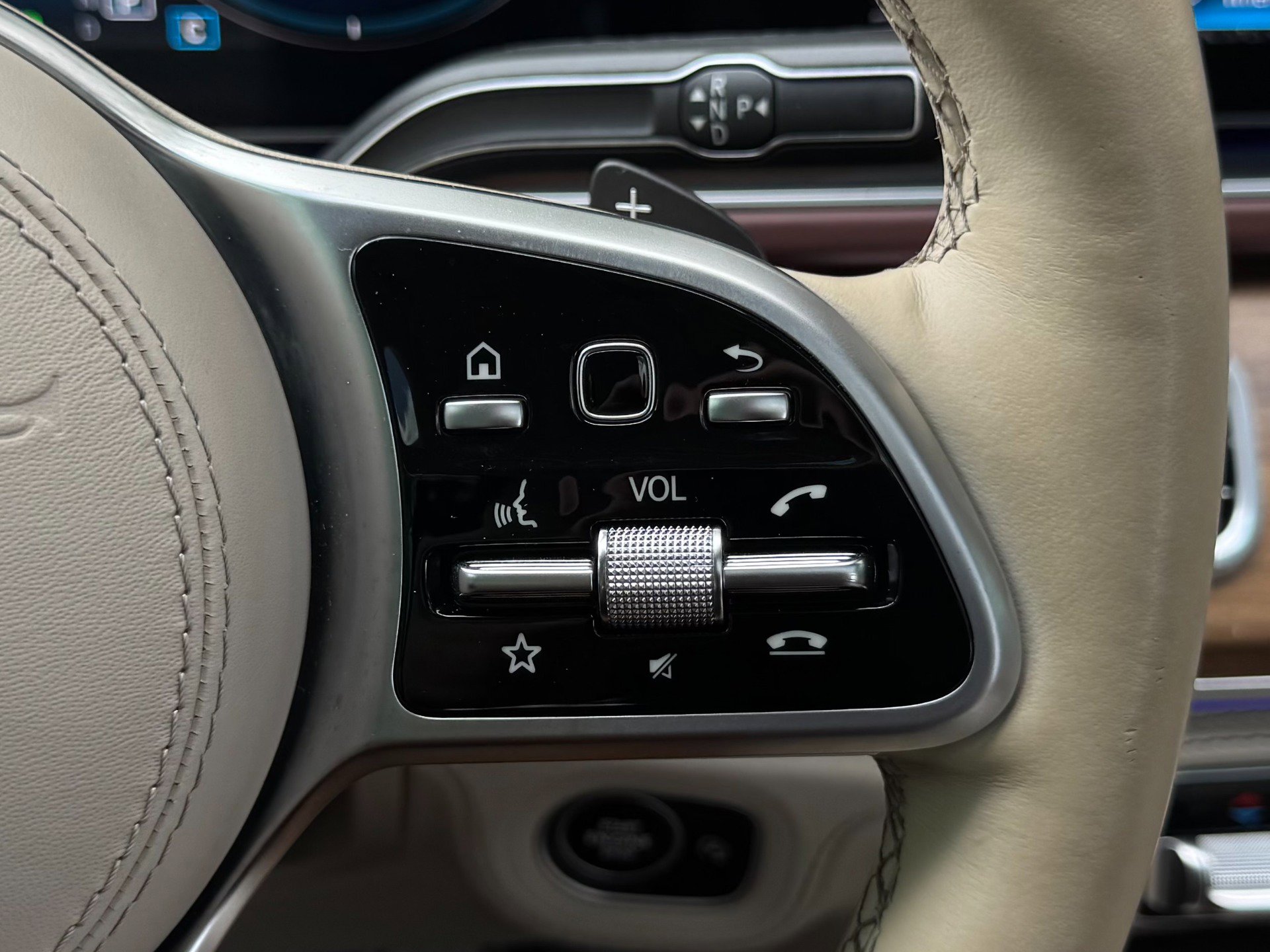 Used 2023 Mercedes-Benz Maybach GLS 600 4MATIC image 79