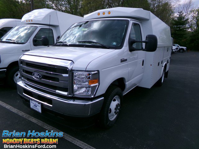 New 2027 Ford E-350 and Econoline 350 Super Duty w/ Power Equipment Group RWD image 1