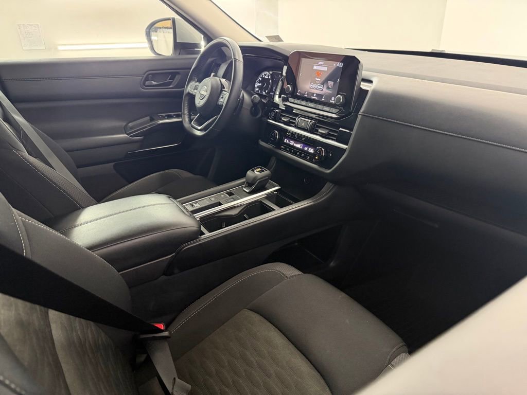 Used 2023 Nissan Pathfinder SV image 54