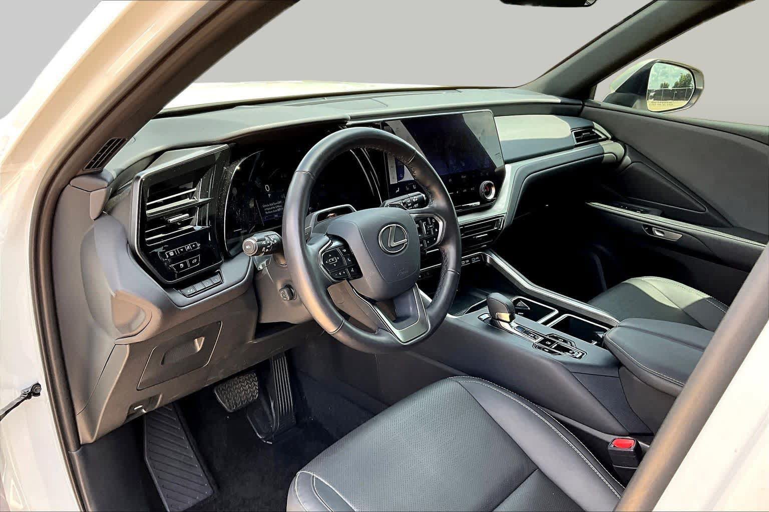 Certified 2025 Lexus TX 350 FWD w/ Technology Package image 18