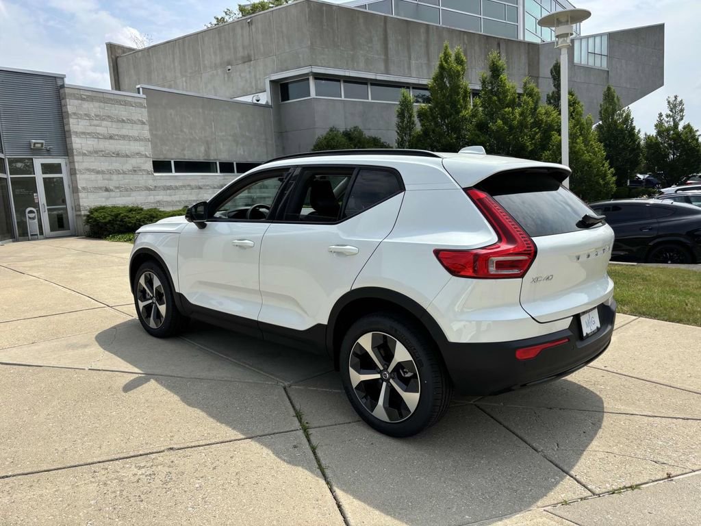 New 2025 Volvo XC40 B5 Plus w/ Protection Package Premier image 5