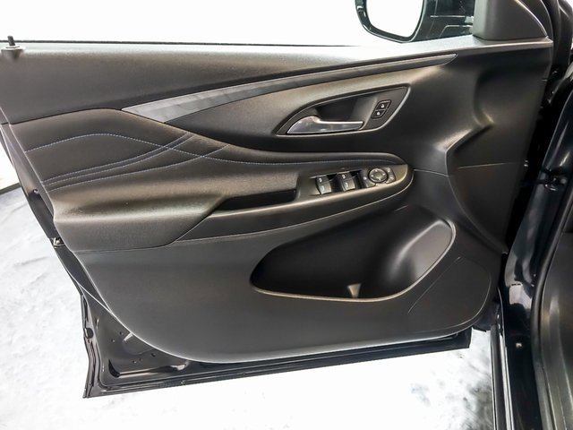 Certified 2025 Buick Envista Sport Touring image 25