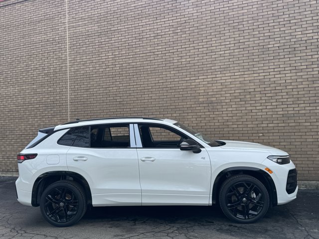 New 2026 Volkswagen Tiguan SE R-Line image 4