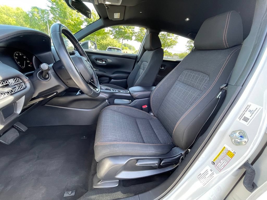 Certified 2025 Honda HR-V Sport image 26
