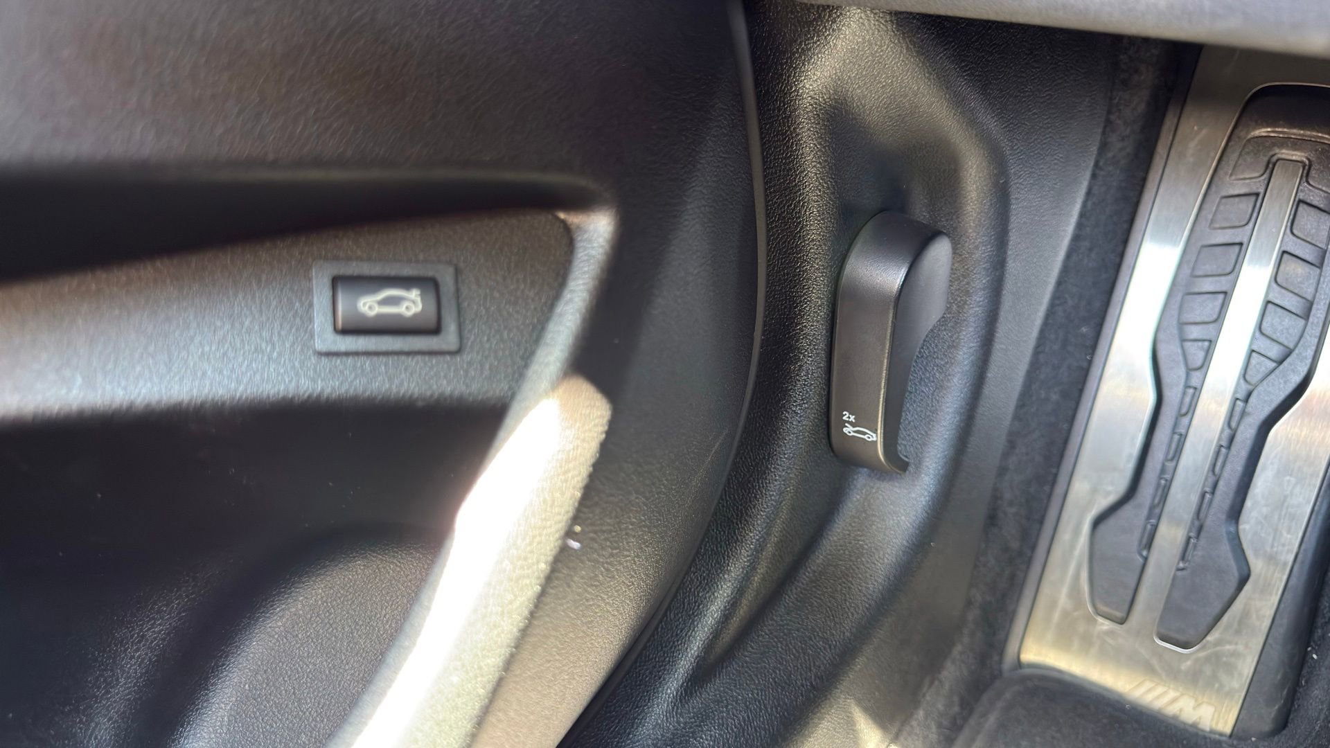 Used 2024 BMW M2 w/ Lighting Package RWD image 36