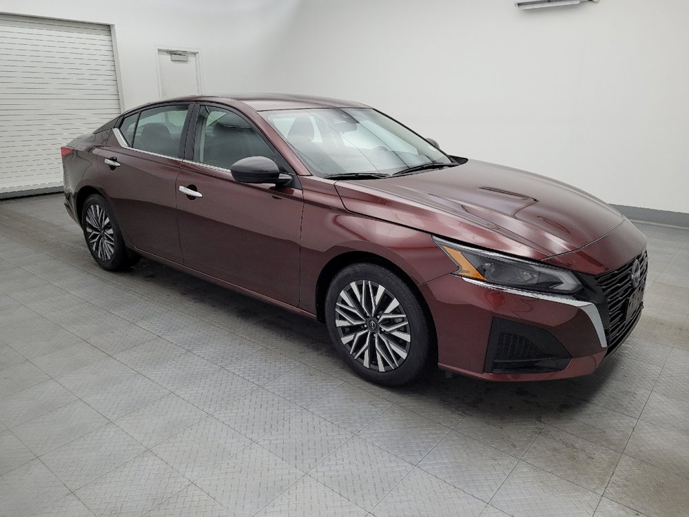 Used 2024 Nissan Altima 2.5 SV image 11