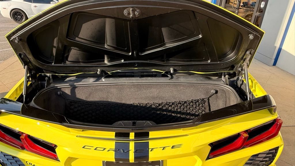 Used 2021 Chevrolet Corvette Stingray Premium Conv w/ Z51 Performance Package RWD image 30