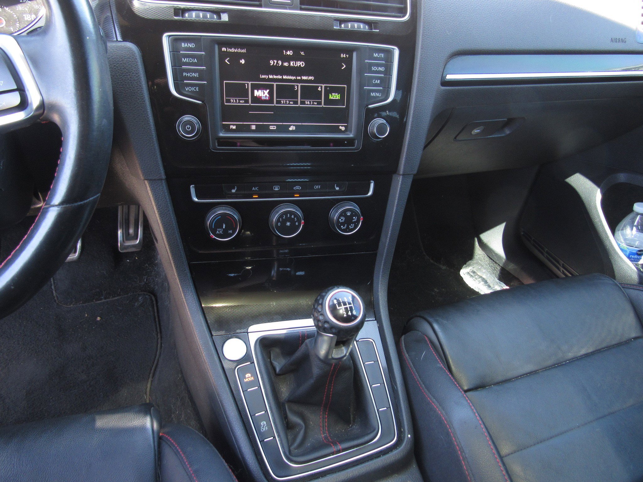 Used 2016 Volkswagen GTI SE image 15