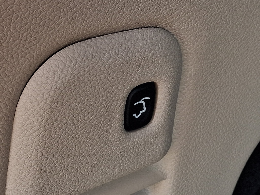 Used 2018 Jeep Grand Cherokee Limited AWD/4WD image 33