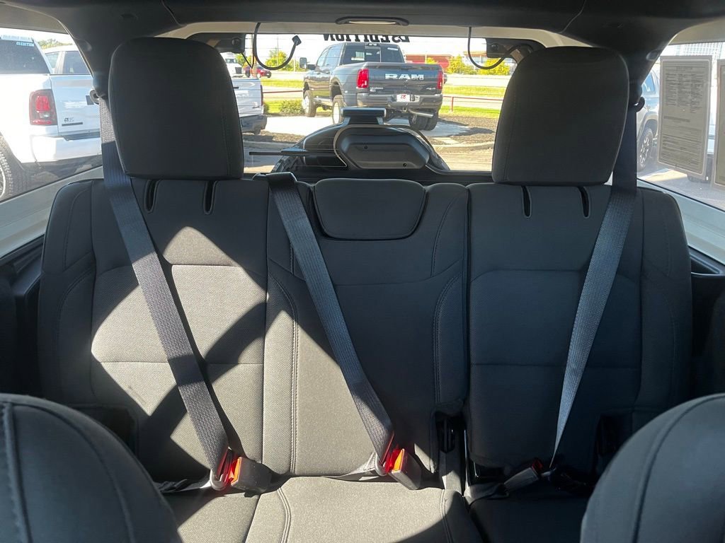 Used 2020 Jeep Wrangler Unlimited Sahara image 28