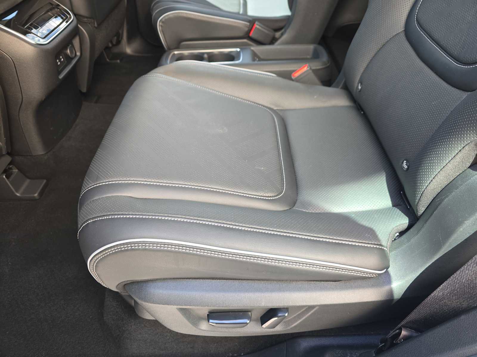 Certified 2025 INFINITI QX80 Luxe image 14