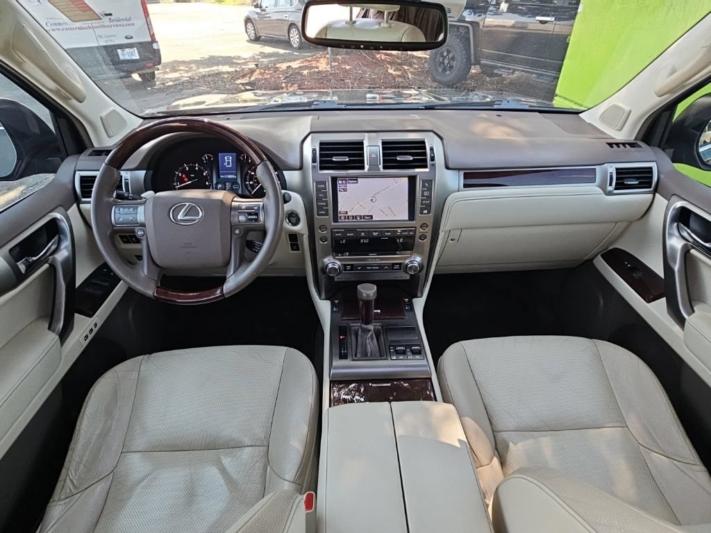 Used 2015 Lexus GX 460 w/ Premium Package AWD/4WD image 9