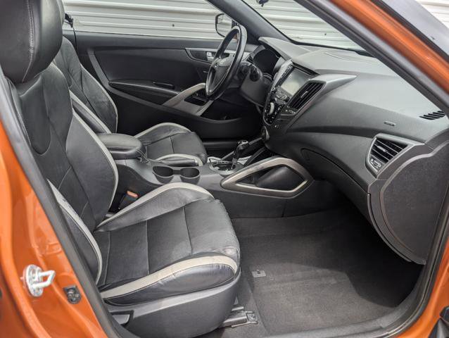 Used 2016 Hyundai Veloster Turbo w/ Option Group 04 FWD image 18