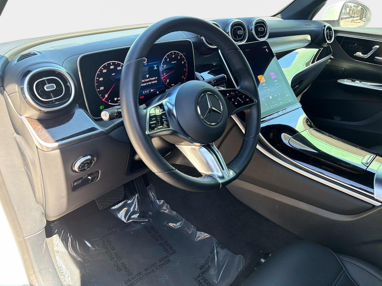 Used 2025 Mercedes-Benz GLC 300 image 39