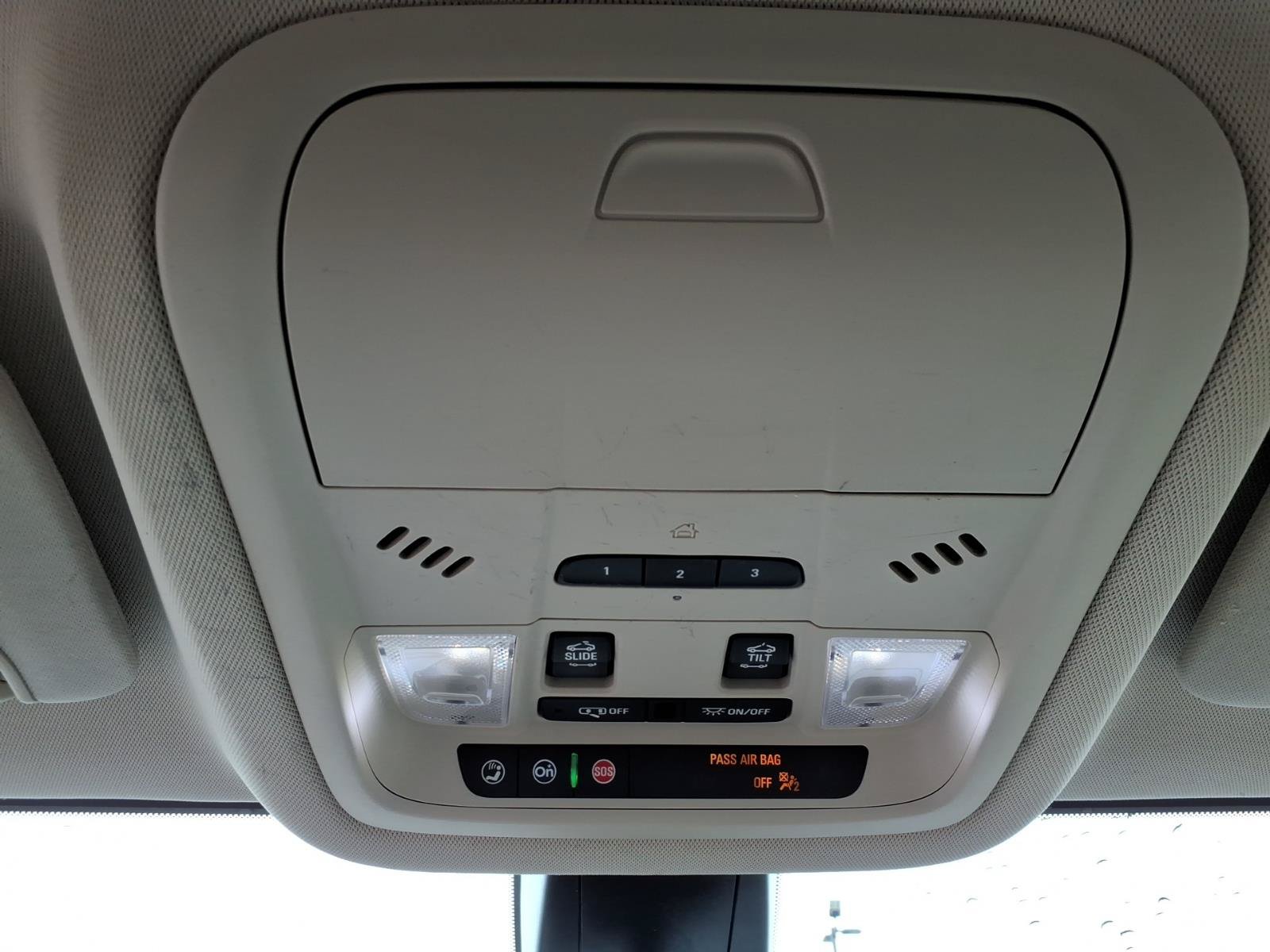 Used 2021 GMC Acadia Denali w/ Denali Technology Package FWD image 18