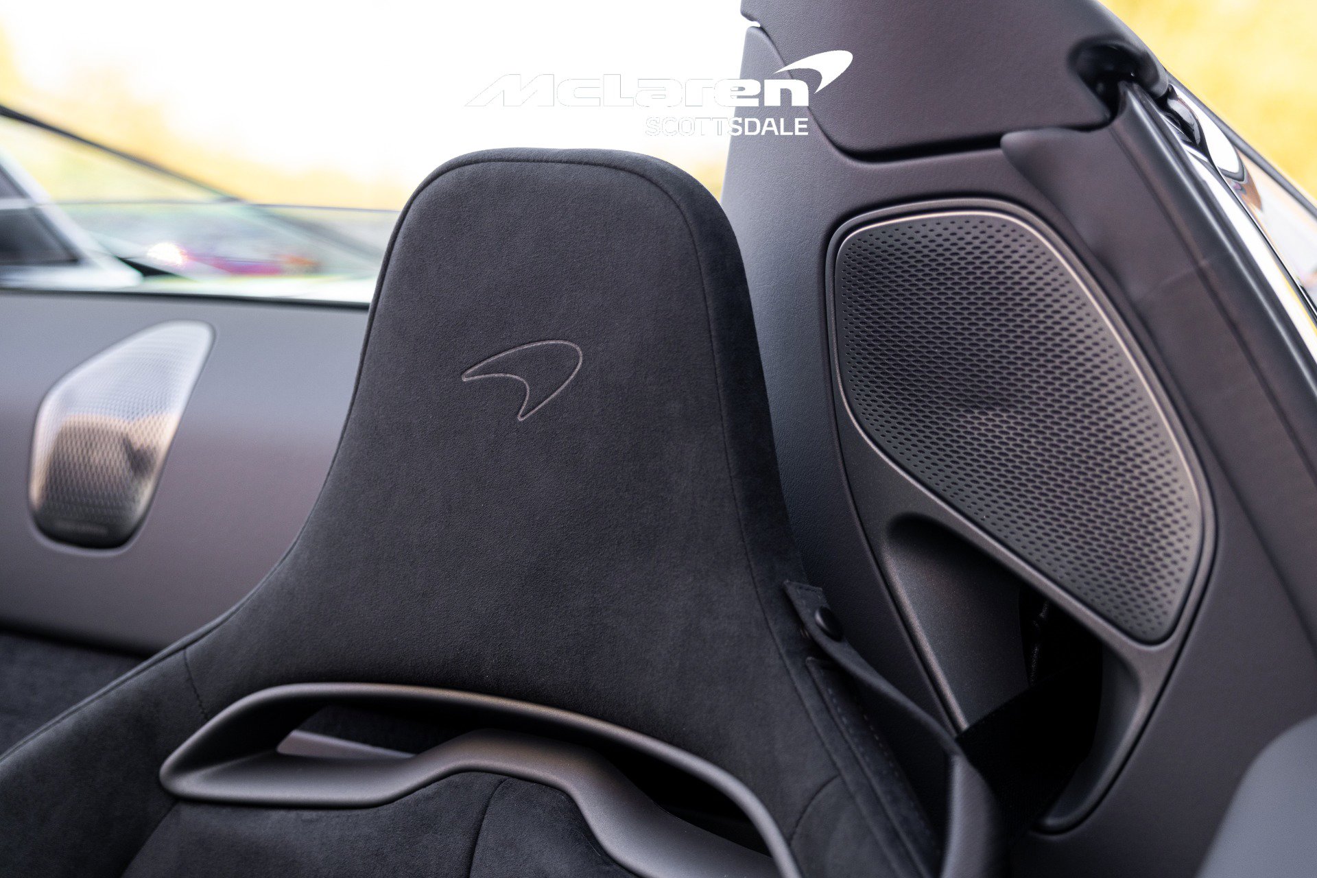 Used 2025 McLaren Artura Spider image 36