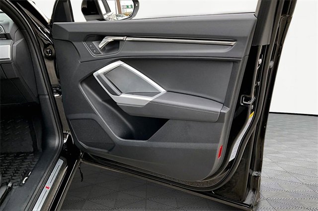 Used 2025 Audi Q3 2.0T Premium w/ Convenience Package image 19