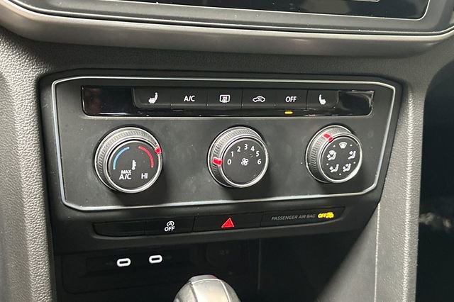 Certified 2023 Volkswagen Atlas Cross Sport SE FWD image 25
