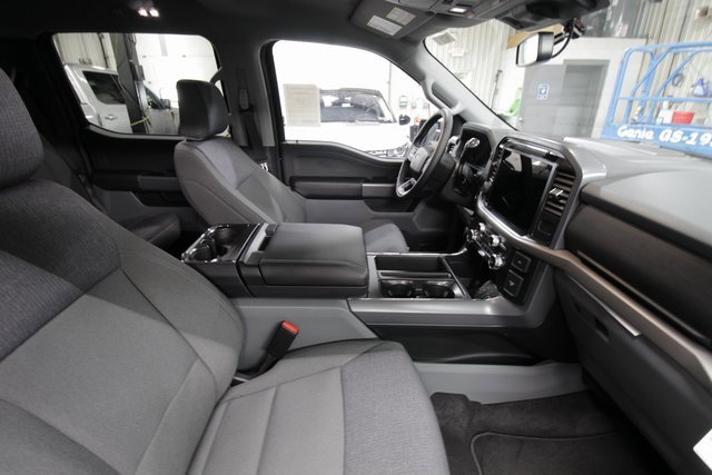 New 2025 Ford F150 XLT w/ Equipment Group 302A MID image 32
