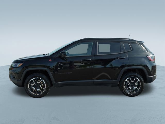 Used 2024 Jeep Compass Trailhawk w/ Trailer Tow Group image 4